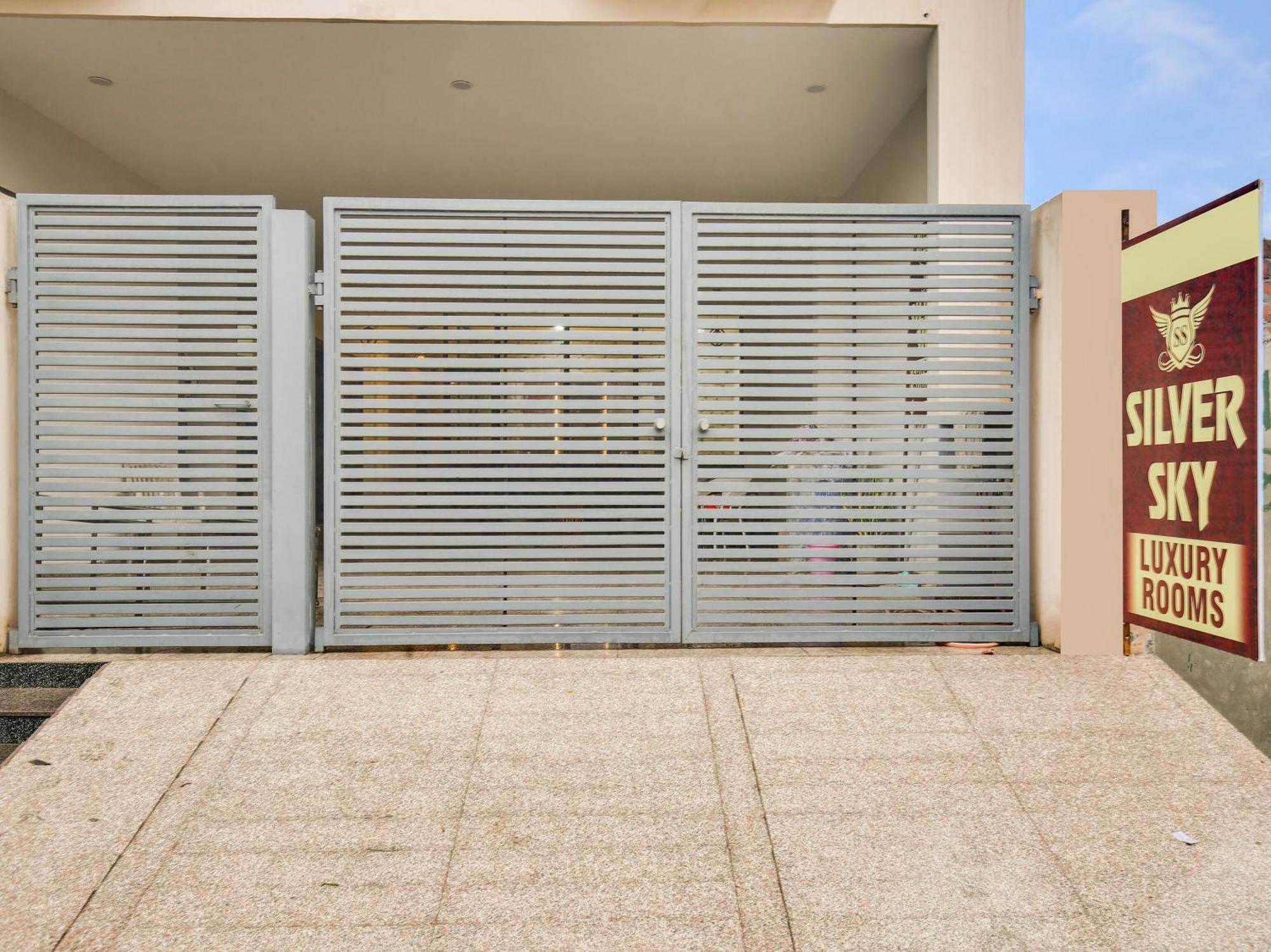 Hotel O Silver Sky Ludhiana Exterior photo